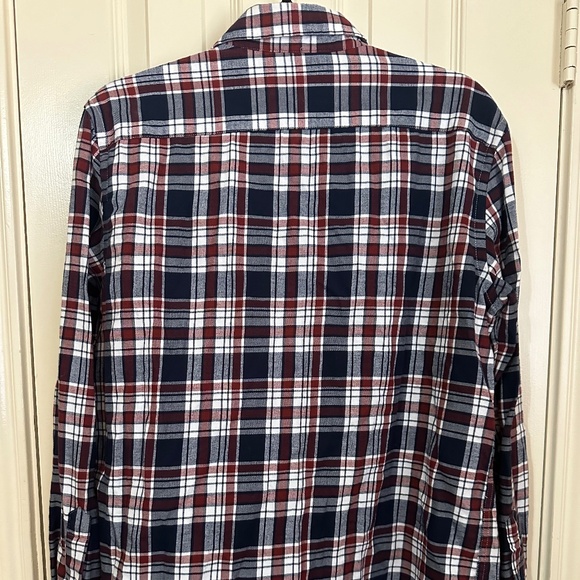 Banana Republic Untucked Flannel Button Shirt - Picture 3 of 3